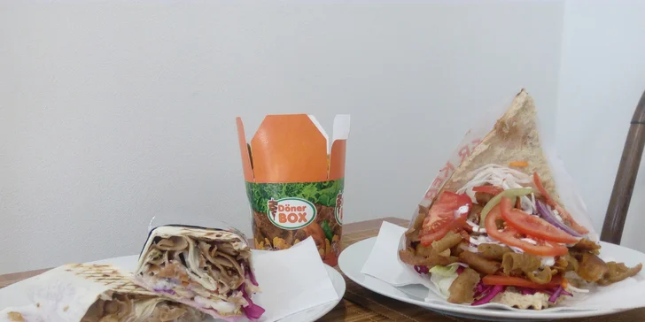 Na výběr máte ze tří variant kebabů - v chlebu, tortille a boxu.