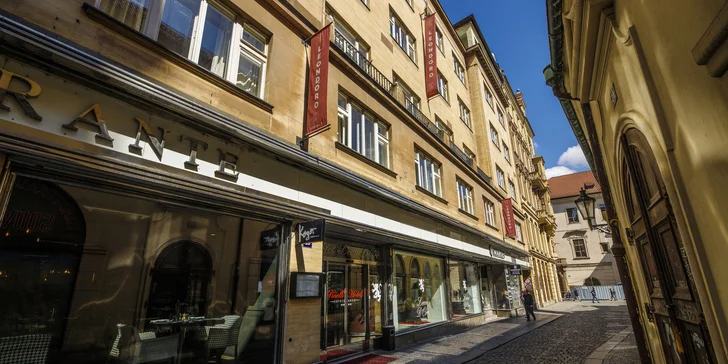 Po raňajkách sa vyberte na prechádzku, na Staromestské námestie dôjdete za 2 minúty chôdze.