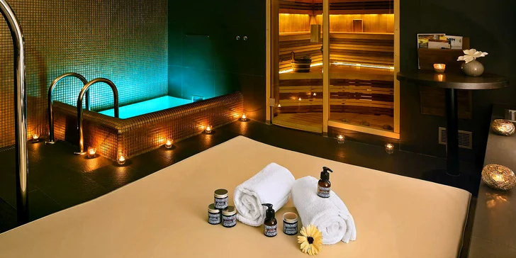 Některé balíčky zahrnují 50minutový privátní vstup do wellness, v jiných je na vstup 10% sleva. 