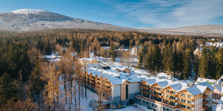 V hotelu vám zajistí půjčení lyží a mají tu i úschovnu, kam schováte svou výbavu. 