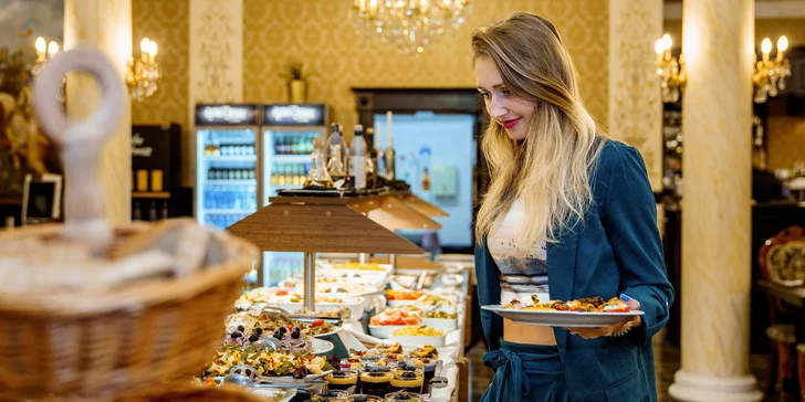 Těšit se můžete i na bohatou polopenzi, která se podává přímo v Královské restauraci.