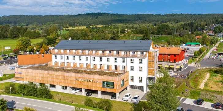 Pobyt na Lipne: jedlo aj vstupenky do vodného sveta, Kráľovstva lesa a na Chodník korunami stromov