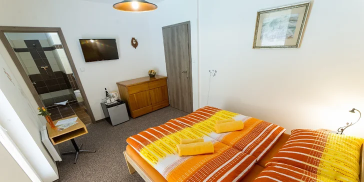 K dispozici vám bude TV, minibar i rychlovarná konvice. 