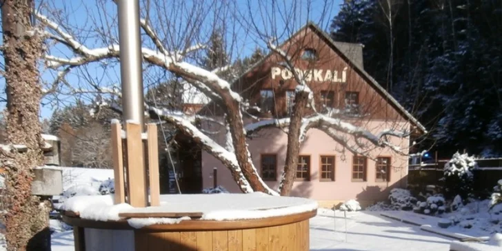 Co říkáte na koupačku ve venkovním sudu?
