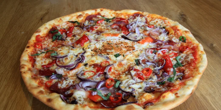Pizza čeká jen na vás.