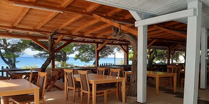 Každý den pro vás bude připravená polopenze, která se podává formou bufetu v místní restauraci.