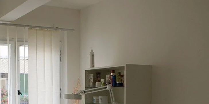 Permanentní make-up linky, kontura rtů, obočí