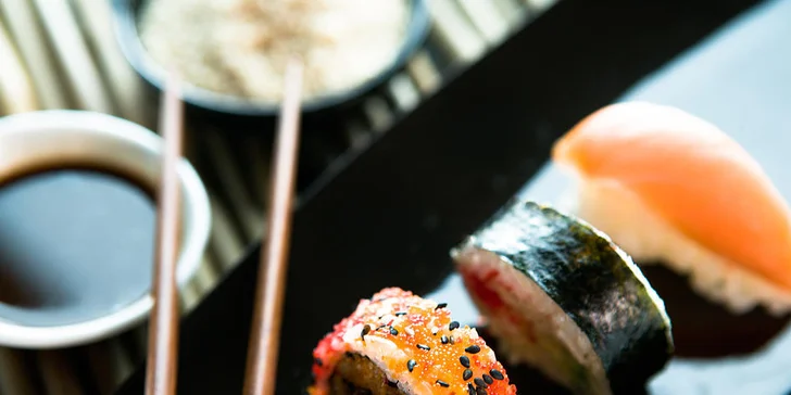 Sushi menu v japonské restauraci Mikuni - 44 ks