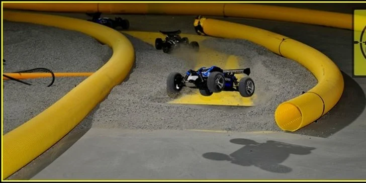 Zábava s RC modely v jedinečných arénách pro děti i dospělé
