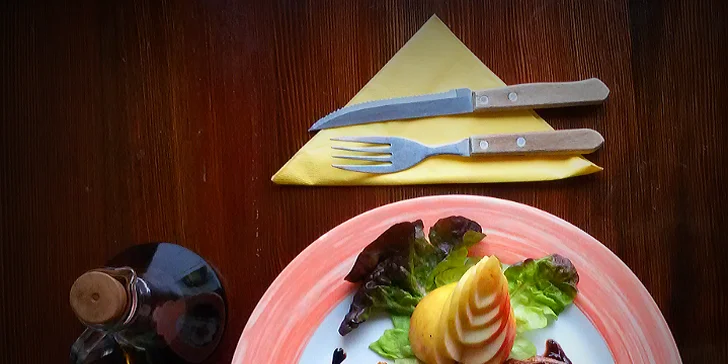 Jarní degustační menu pro dva labužníky v Comodo