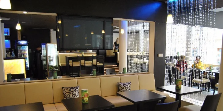 2 míchané alkoholické drinky v Caffe Dieci