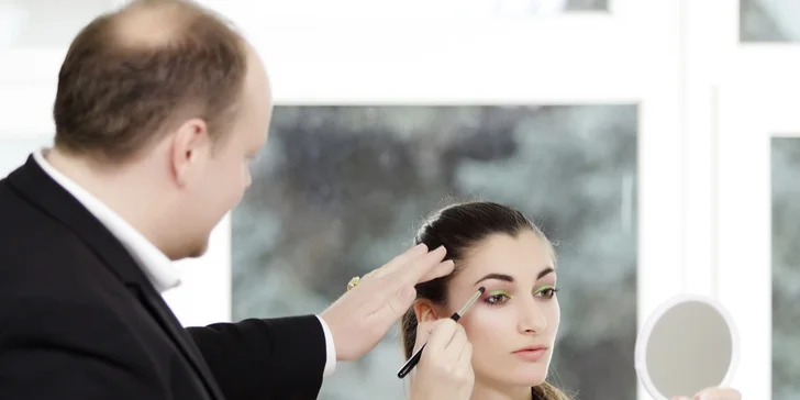 Stylový 5hodinový kurz denního nebo večerního líčení. Lekce pod vedením make-up profesionálů z Asociace vizážistů a stylistů ČR!
