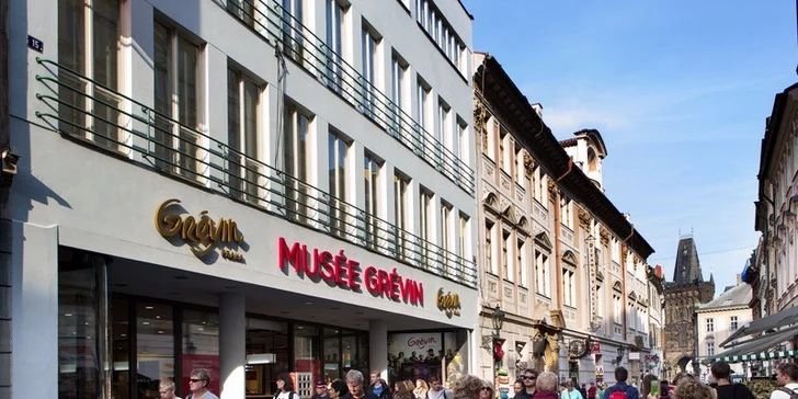 Vstup do slavného muzea Grévin i sleva do kavárny
