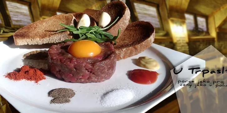 Tataráky - hovězí, lososový a okurkový s chorizem v restauraci U Trpaslíka