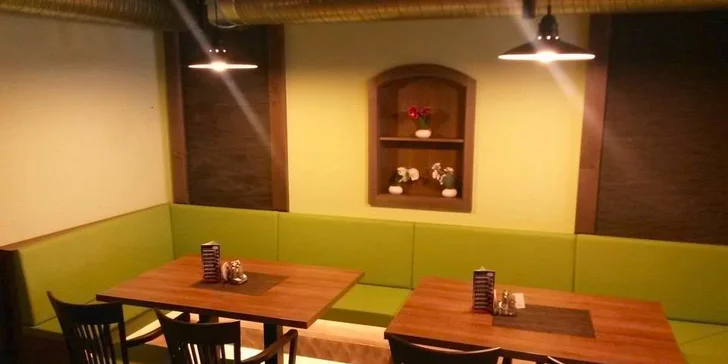 Půlkilový mletý tatarák a topinek, kolik jen sníte