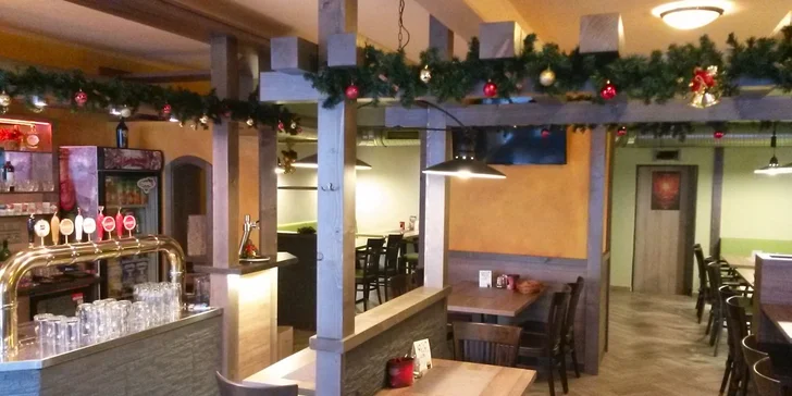Půlkilový mletý tatarák a topinek, kolik jen sníte