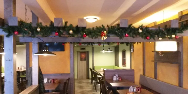 Půlkilový mletý tatarák a topinek, kolik jen sníte