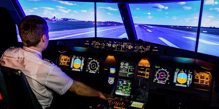30-90 min na leteckém simulátoru dopravního letadla
