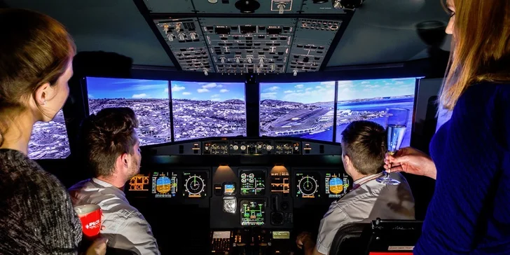 30-90 min na leteckém simulátoru dopravního letadla