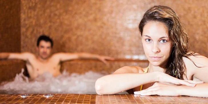90 minutová romantika v privátním wellness pro 2 osoby v solné lázni ze západní Sibiře v hydromasážní vaně s vířivkou