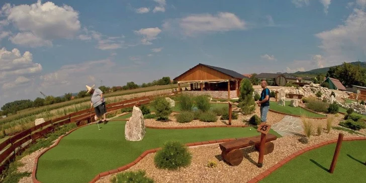 Hodinová hra adventure golfu pro dva v Horních Věstonicích
