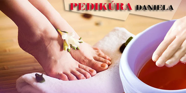 Wellness pedikúra s peelingovou masáži + parafínový zábal na ruce v délce 60 minut