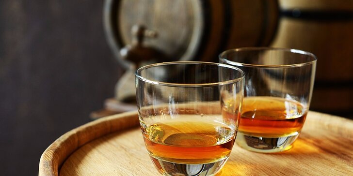 Degustace osmi kvalitních rumů v oblíbeném koktejl baru