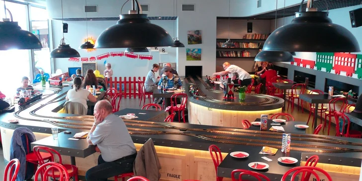 24, 48 nebo až 96 minidezertů z Golden Pacific Café