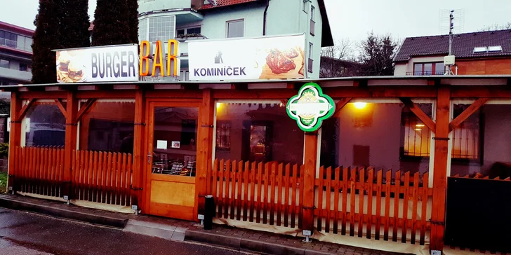 Dostanete také tatarku a chipsy.