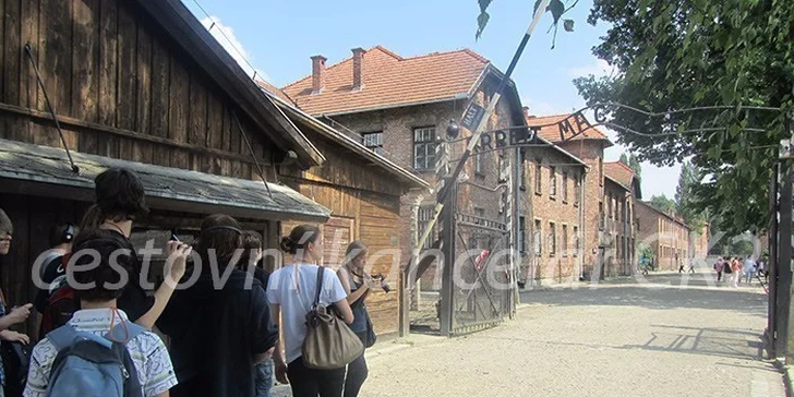 Poznávací exkurze do Osvětimi a Březinky včetně poutavého výkladu