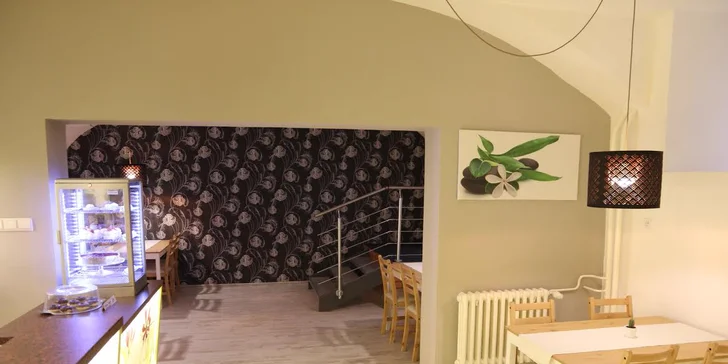 Dva veganské burgery s přílohou ve Veggie Pointu