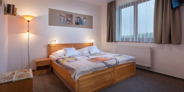 Na výber budete mať ubytovania v dvojlôžkovej izbe alebo apartmáne.
