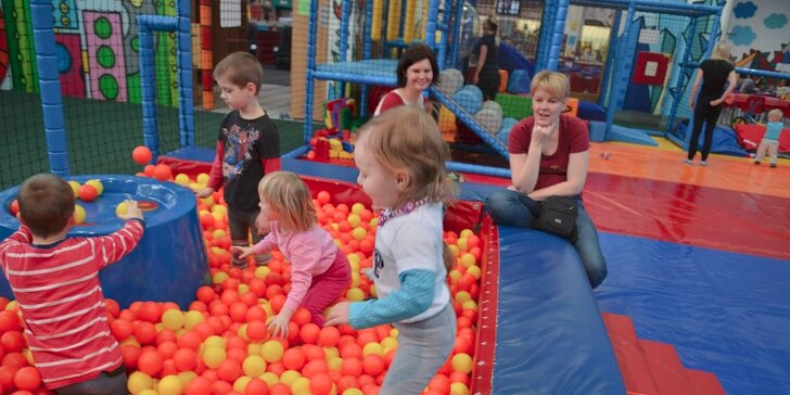 Celý den legrace a skotačení: Vstup do zábavního parku pro dítě od 2 let