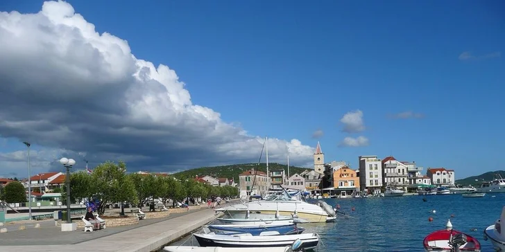 Dovolená na překrásné pláži chorvatského letoviska Pirovac