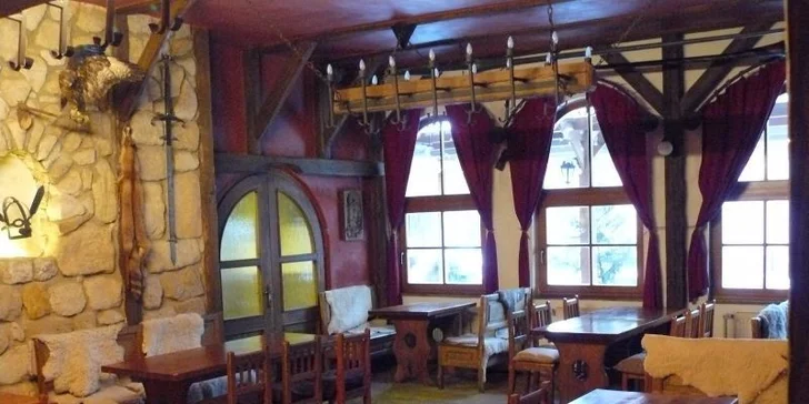 Vydatný raut až pro 8 jedlíků v Restaurantu Flora