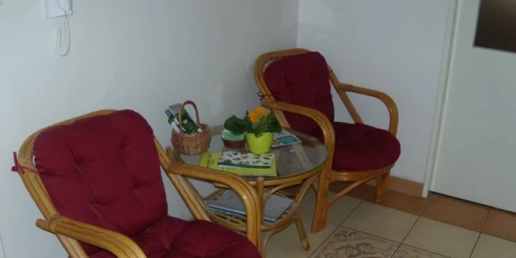 Růžový sen: letní kosmetické ošetření pleti s kyselinou hyaluronovou