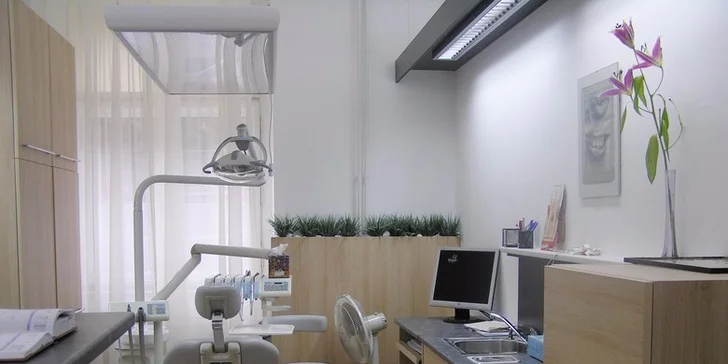Dentální hygiena s air-flow v holešovické klinice