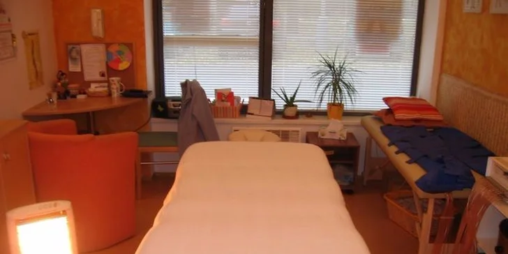 Hodinová čokoládová masáž s peelingem a zábalem