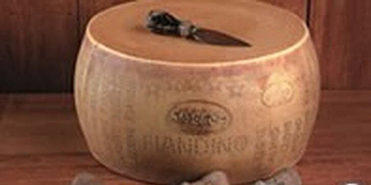 Půlkilový parmezán Parmigiano Reggiano - chuť pravé Itálie