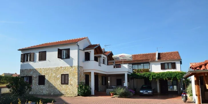 Dovolená plná koupání v chorvatském letovisku Drage: 7 nocí v apartmánu