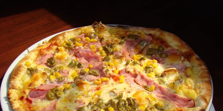 1 nebo 2 italské pizzy z ingrediencí dle vašeho přání