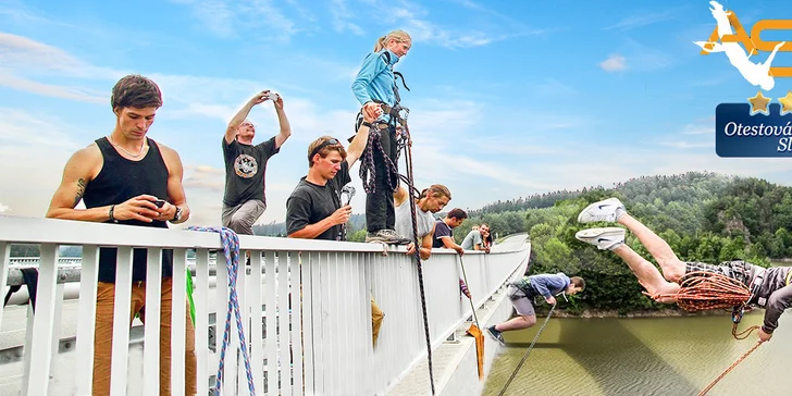 Adrenalinový skok a zhoupnutí z mostu na Dalešické přehradě