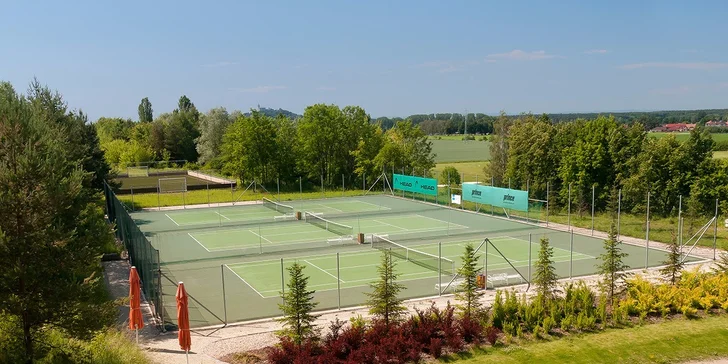 Permanentka na 10 her badmintonu nebo tenisu