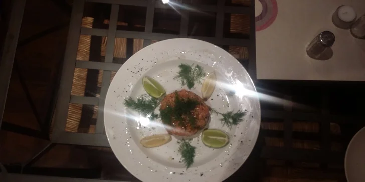 500g tataráku z pravé hovězí svíčkové nebo lososa