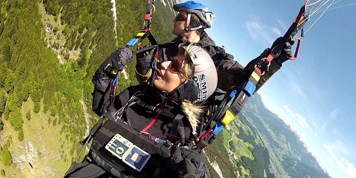 Tandem Paragliding se zkušeným pilotem na padákovém kluzáku