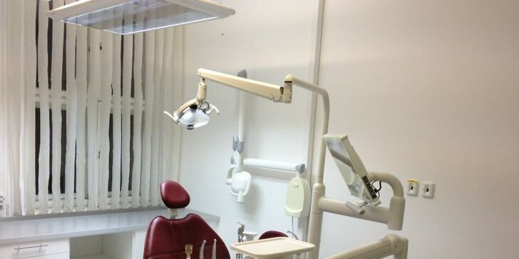 Hodina dentální hygieny od zkušeného stomatologa