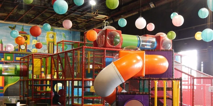 Vstup do rodinného zábavního centra Koala Café a limonáda k tomu