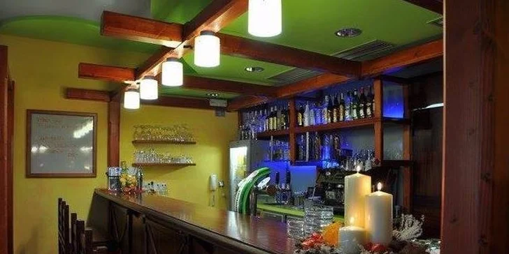 Hovězí Big Burger + hranolky a cibulové kroužky