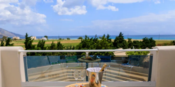 K pokojům náleží i balkon.