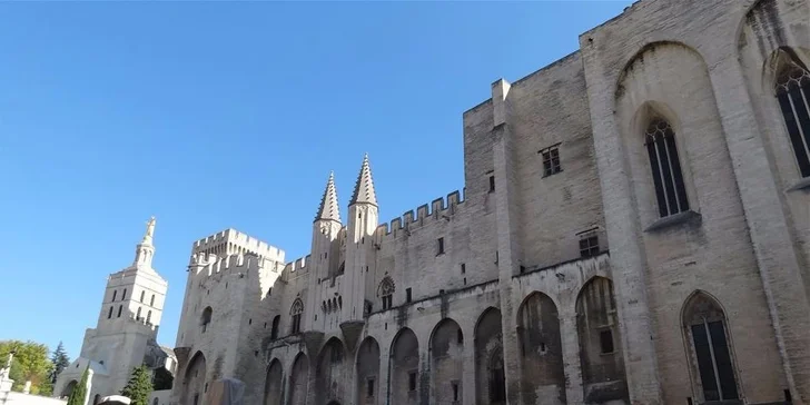 Zájezd do Provence včetně koupání v překrásném Nice